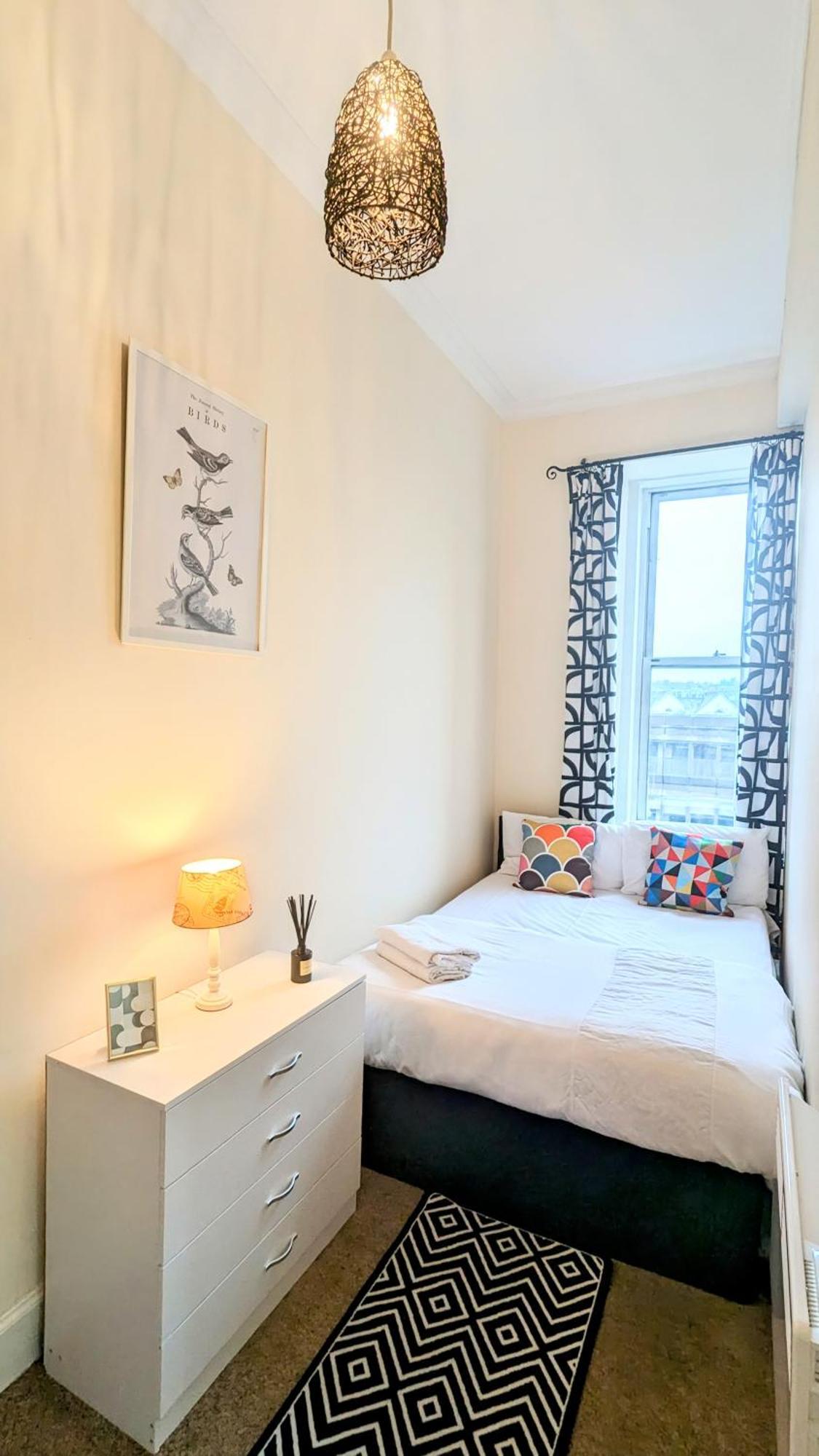 Sunny Haymarket Room Эдинбург Экстерьер фото
